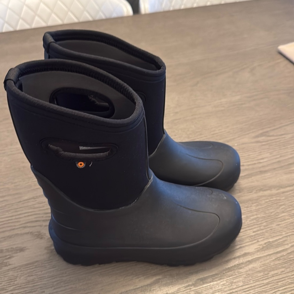 Bogs Winter Boots Size 6 - Like New